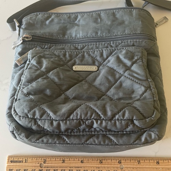 Small grey quilted Baggallini nylon purse w/straps & RFID great travel bag - Picture 6 of 6